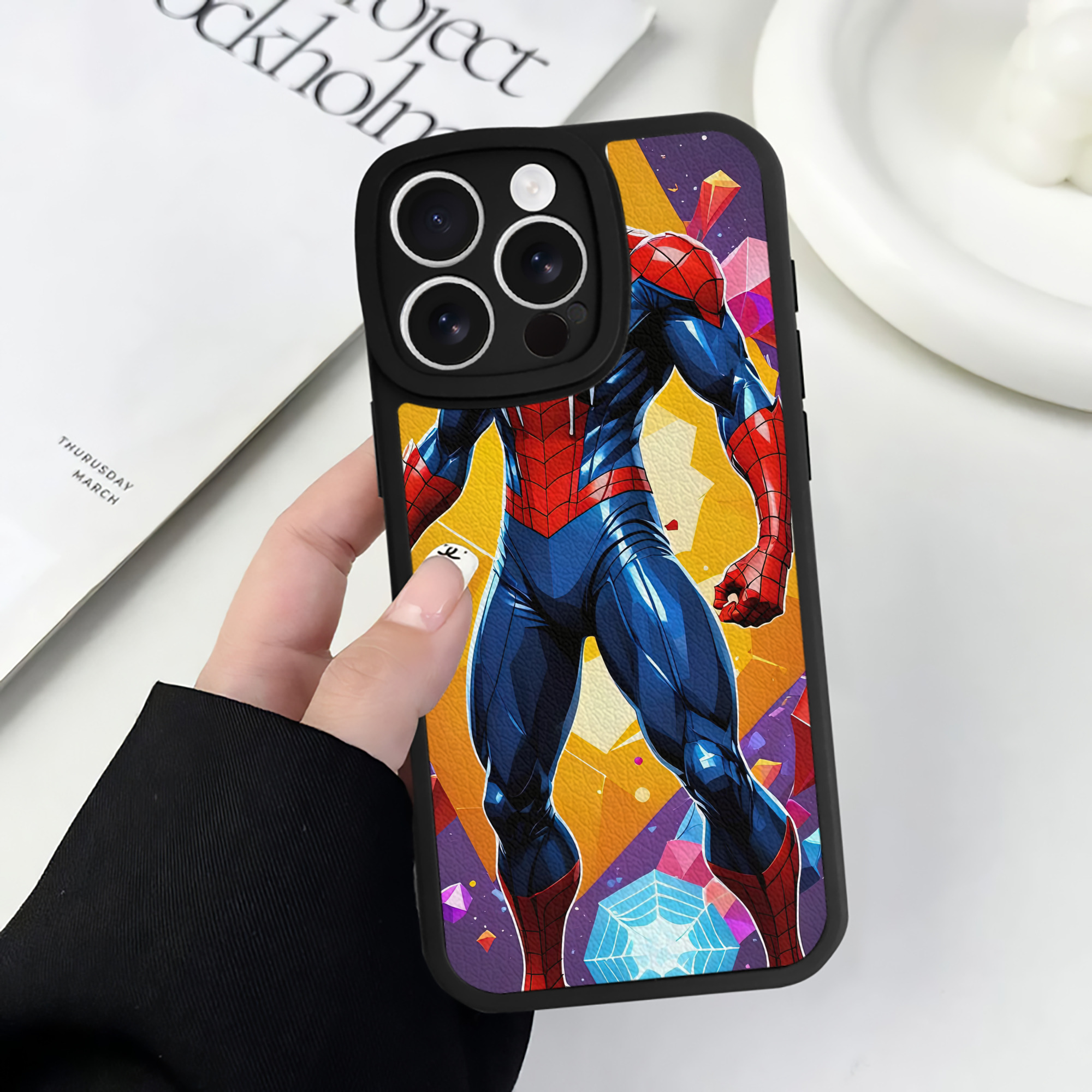 Spider Man スパイダーマン 【iPhone 16シリーズ対応】シリコンスマホケース（レザー調） 材質：シリコン